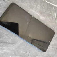 گوشی a02 ال‌سی‌دی و باتری سالم است