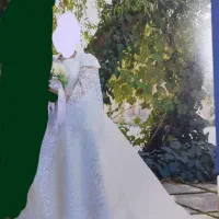 لباس عروس در حد نو