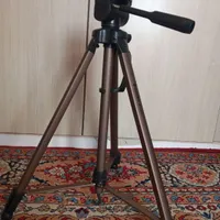 سه پایه دوربین و دوربین فوجی s9600|دوربین عکاسی و فیلم‌برداری|سبزوار, توحیدشهر|دیوار