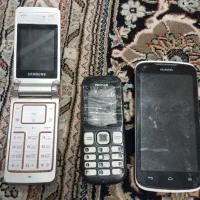 سه عدد گوشی و یه تبلت کارکرده