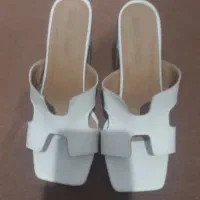 صندل پاشنه دار