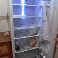 فروش یک عدد یخچال و دوعدد فرش ۹ متری با کناره