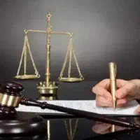 وکیل پایه یک دادگستری (آماده همکاری با شرکت ها)