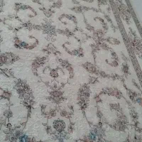 فرش ۷۰۰ شانه گل برجسته کرم ۱۲ متری