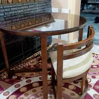 میز نهار خوری  تمیز و سالم