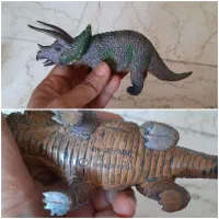 دایناسور خارجی