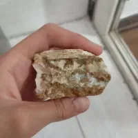 سنگ های قیمتی و یکی مشکوک به شهاب سنگ
