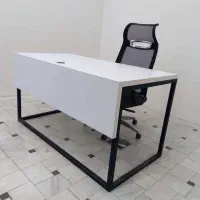 میز و فایل ام‌دی‌اف