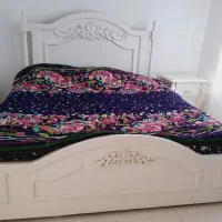 تخت دونفره و پاتختی
