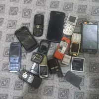 تعدادی گوشی