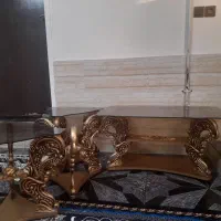 میز و گل‌ میز