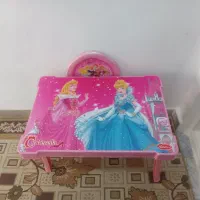 میز و صندلی کودکانه