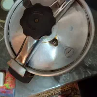 زودپز ۸لیتری  ضخیم و اشپاله آبکش روحی رویی