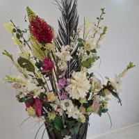گلدان وگل مصنوعی
