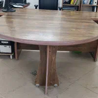 میز مدیریت و کنفرانس