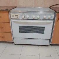 گاز پنج شعله ای فر دار وجوجه گردان سالم..