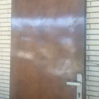 درب چوبی ساختمان