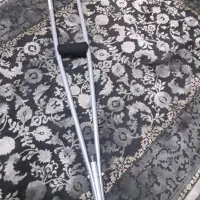 یک جفت اثای زیر بغل
