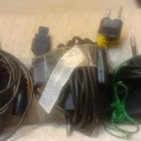 تعدادی شارژر موبایل وسیم رابط،