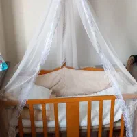 تخت چوبی