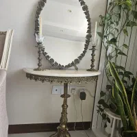 آینه و شمعدان با پایه