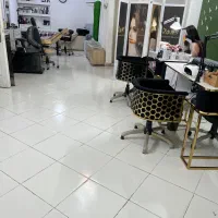 اجاره صندلی در لاین ناخن و اکستنشن مژه