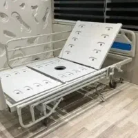 تخت حفره دار مدل لگن خور بیمارستانی بیمار