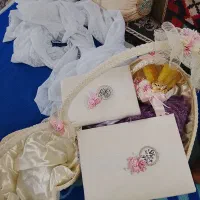 ست بله برون یک دسته گل بزرگ برای خاستگاری