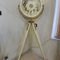 ساعت ایستاده