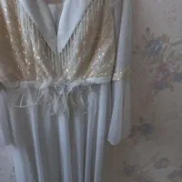 پیرهن زیبا ومجلسی سایز ۴۴ میخوره.یا سایز ۴۶ کوچک