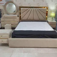 تخت مدل هلال