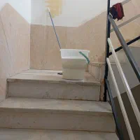 شرکت خدماتی نظافتی پاک مهر راه پله پارکینگ