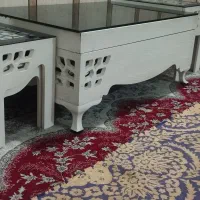 میز و ۳عددگل