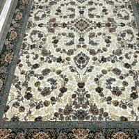 ۳ عدد قالی شش متر ۱۰۰۰ شانه ودوعدد موکت دوازده متر