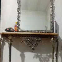ایینه وکنسول
