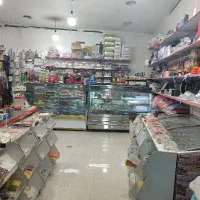 فروشنده مغازه لوازم قنادی