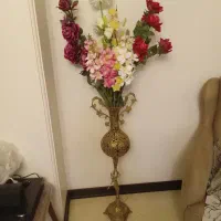 ساعت گلدان برنز با گلها خارجی