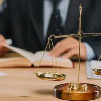 وکیل پایه یک دادگستری