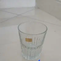 تعدادی ظرف آشپزخانه