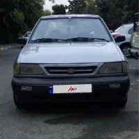 پراید نقره‌ای مدل ۸۲