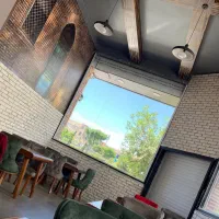 مغازه ۱۲۰ متری بسیار تمیز نبش خیابان