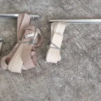 سه عدد چوب پرده همراه با پرده