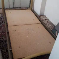 تخت فلزی