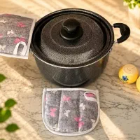 یک جفت دستگیره چدن