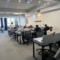 نیروی خدمات و مهماندار خانوم