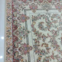 دوعدد فرش ۹متری ۱۲۰۰شانه ۳۶۰۰تراکم طرح افشان