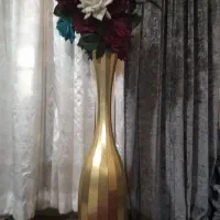 گلدان با گل