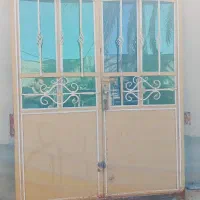 در فلزی هال