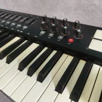 میدی کیبورد و کنترلر M-Audio Oxygen 61 MK‌ IV