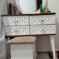 تخت ومیز آرایش سالم